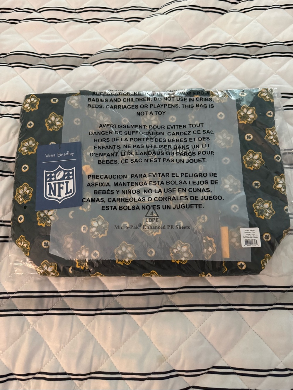 NWT Vera Bradley NFL Cosmetic Bag Green Bay Packers original packaging mint - Picture 6 of 9